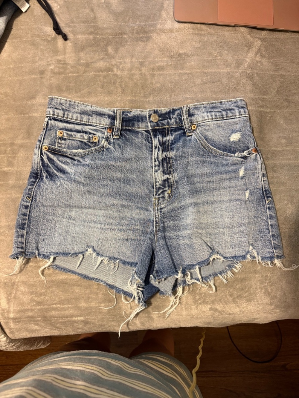 DAZE Blue Denim Shorts in Size 28